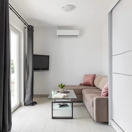 Ciovo Sunni Апартаменты